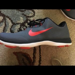 Like new “Men’s Nike athletic shoes 10.5”